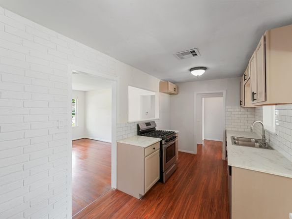 5826 Belmark Street, Houston TX 77033