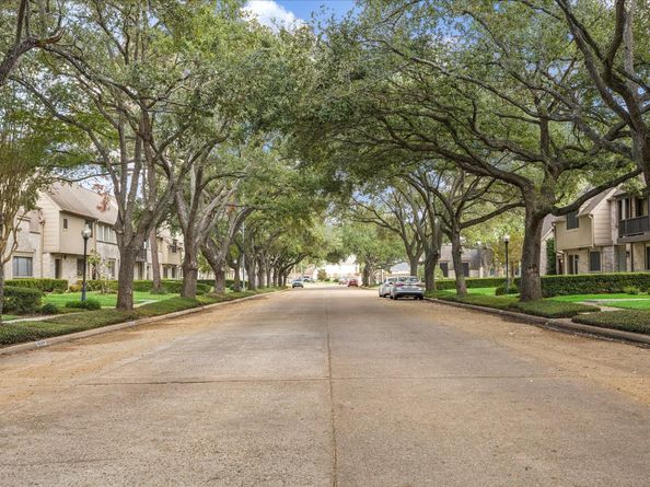 6667 Kentwick Drive 219, Houston TX 77084