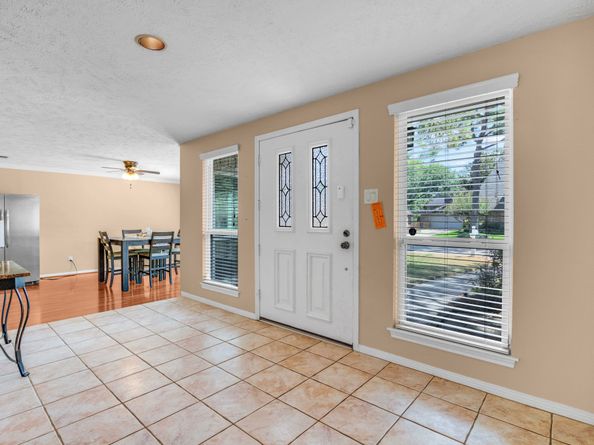 15810 Knoll Lake Drive, Houston TX 77095