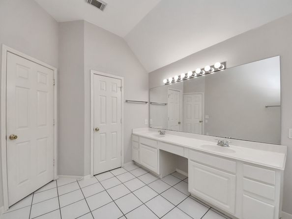 70 N Lace Arbor Drive, The Woodlands TX 77382