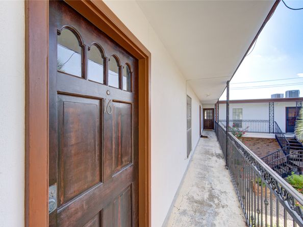 1909 Brun Street 16, Houston TX 77019