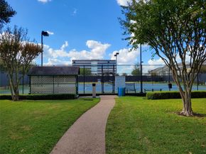 10276 Briar Forest Drive 25, Houston TX 77042