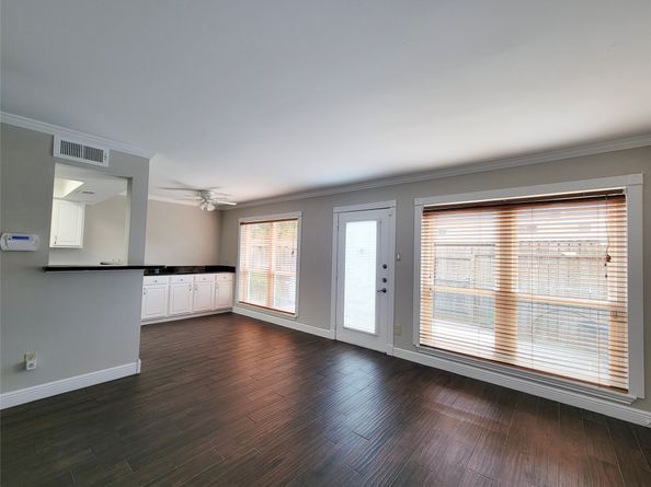 10276 Briar Forest Drive 25, Houston TX 77042