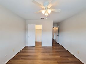 10276 Briar Forest Drive 25, Houston TX 77042