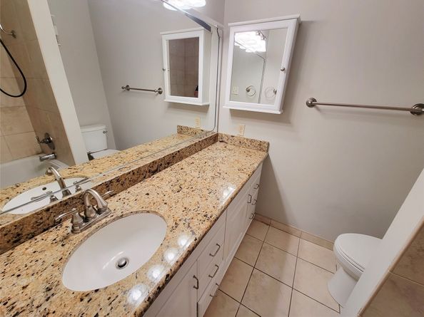 10276 Briar Forest Drive 25, Houston TX 77042