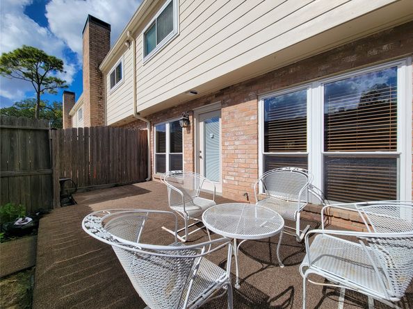 10276 Briar Forest Drive 25, Houston TX 77042