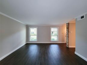 10276 Briar Forest Drive 25, Houston TX 77042