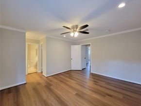 10276 Briar Forest Drive 25, Houston TX 77042