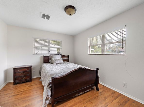 5914 Darnell Street, Houston TX 77074