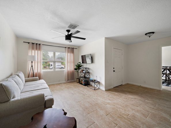 5914 Darnell Street, Houston TX 77074