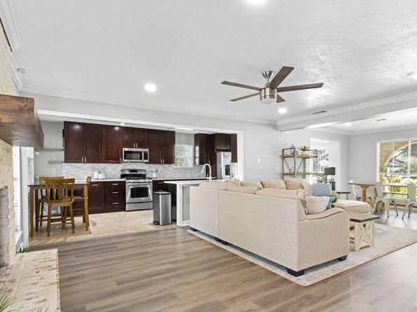 13910 Ella Lee Lane, Houston TX 77077