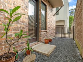 4618 La Branch Street, Houston TX 77004