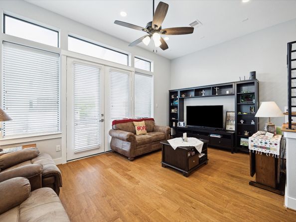 4618 La Branch Street, Houston TX 77004