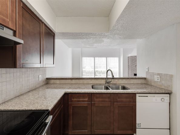 2800 Jeanetta Street 908, Houston TX 77063