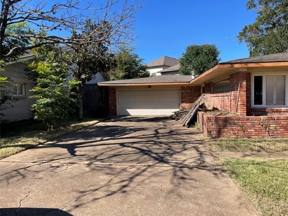 3510 N Braeswood Boulevard, Houston TX 77025