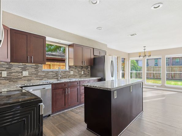 11727 Gardenglen Drive, Houston TX 77070