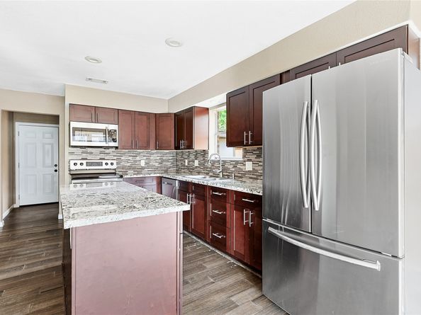 11727 Gardenglen Drive, Houston TX 77070