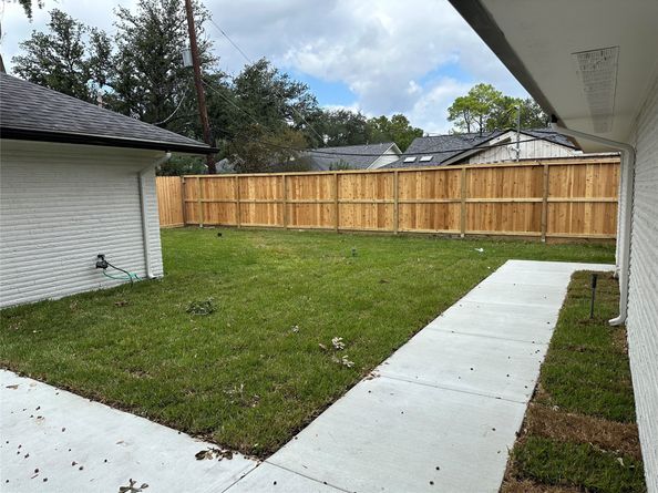 7602 Pagewood Lane, Houston TX 77063