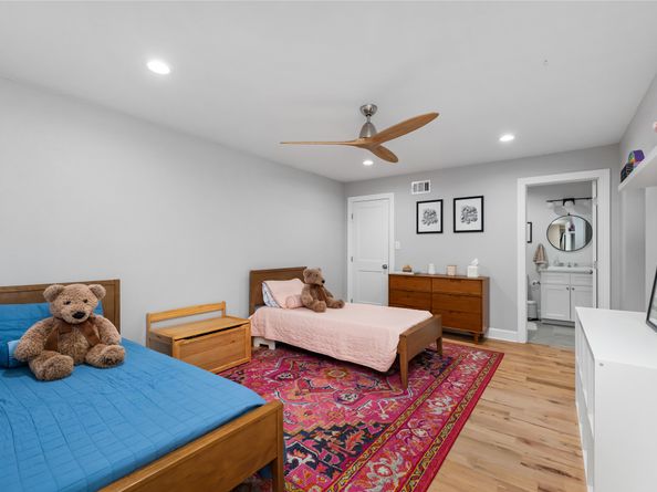 2122 Chippendale Road, Houston TX 77018