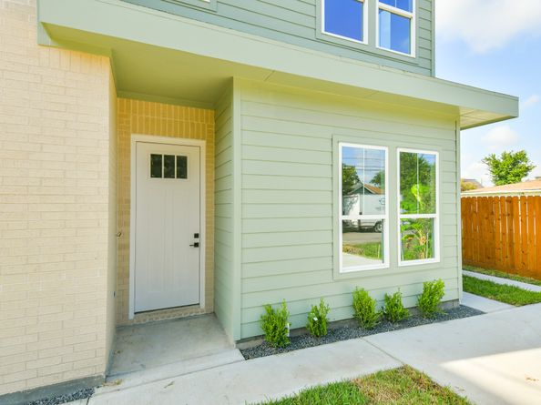 162 Wallace St, Houston TX 77022