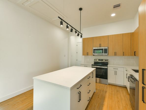 162 Wallace St, Houston TX 77022