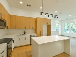 162 Wallace St, Houston TX 77022