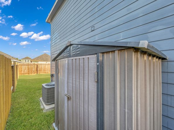 16939 Marie Village Drive, Conroe TX 77306