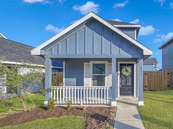 16939 Marie Village Drive, Conroe TX 77306