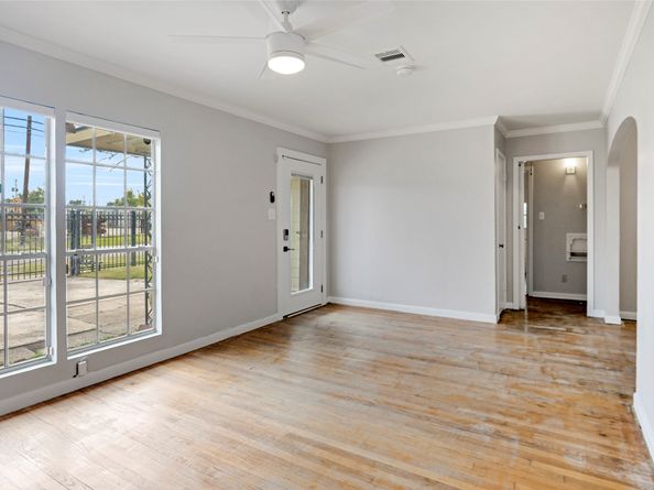 2919 Cochran Street, Houston TX 77009