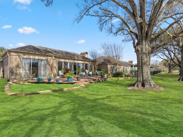 2526 Country Club Boulevard, Sugar Land TX 77478