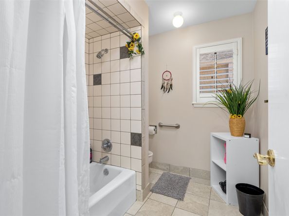 2526 Country Club Boulevard, Sugar Land TX 77478
