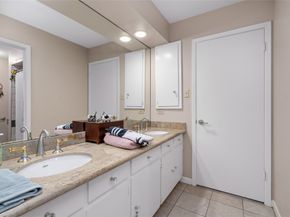 2526 Country Club Boulevard, Sugar Land TX 77478