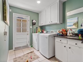 2526 Country Club Boulevard, Sugar Land TX 77478