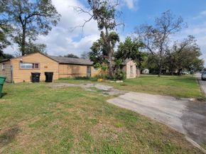 3401 Robertson Street, Houston TX 77009