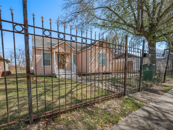7429 Rusk Street, Houston TX 77011