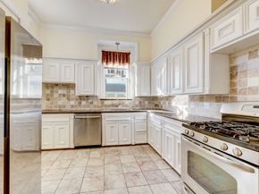 222 Marshall Street, Houston TX 77006