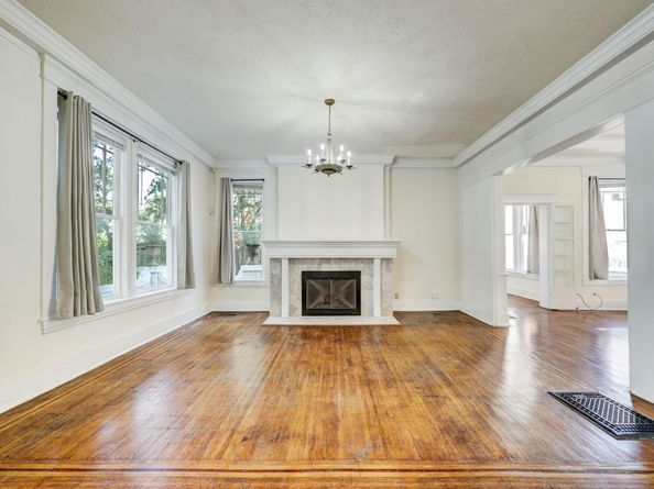 222 Marshall Street, Houston TX 77006