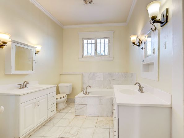 222 Marshall Street, Houston TX 77006