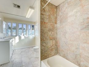 222 Marshall Street, Houston TX 77006