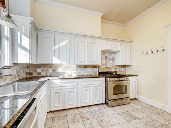 222 Marshall Street, Houston TX 77006