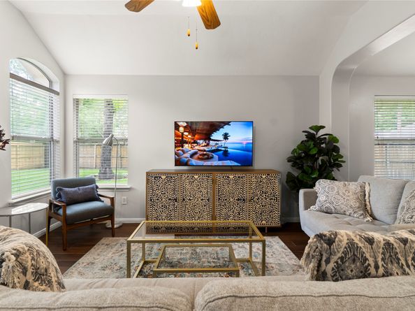 2 Bayou Springs Ct, Spring TX 77382