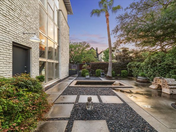 2327 Peckham Street, Houston TX 77019