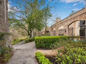 8 Woodstone Street, Houston TX 77024