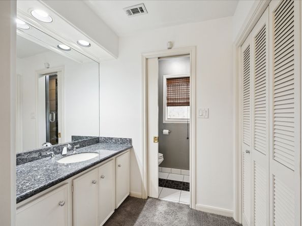 8 Woodstone Street, Houston TX 77024