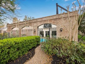 8 Woodstone Street, Houston TX 77024