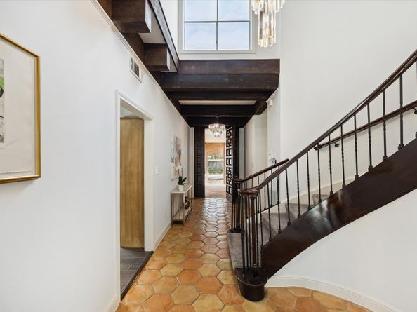 8 Woodstone Street, Houston TX 77024