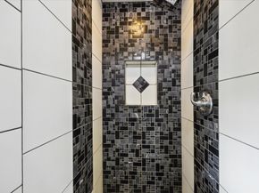 8 Woodstone Street, Houston TX 77024