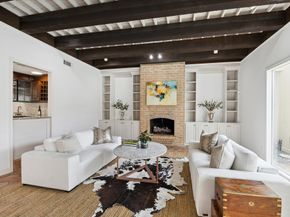 8 Woodstone Street, Houston TX 77024