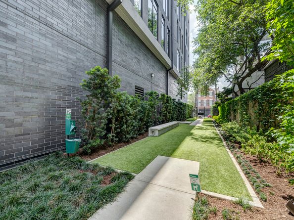 2710 Steel Street 402, Houston TX 77098