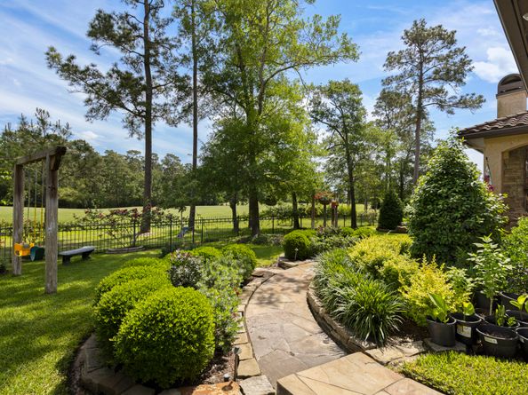 38 Post Shadow Estate Drive, Spring TX 77389